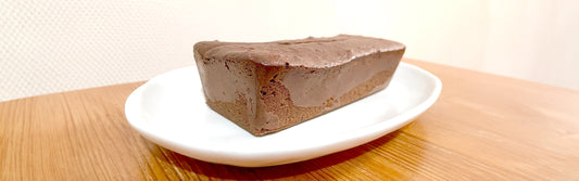 やさしい甘さと深いコク。ゼロチョコチップ×アルロースで楽しむチョコレートチーズケーキ。