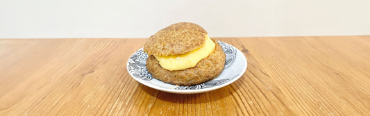 オートミールのシュー生地と豆腐のカスタードクリームで作るヘルシーなシュークリーム