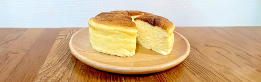 材料3つだけ！ヨーグルトで作る、軽やかなスフレケーキ